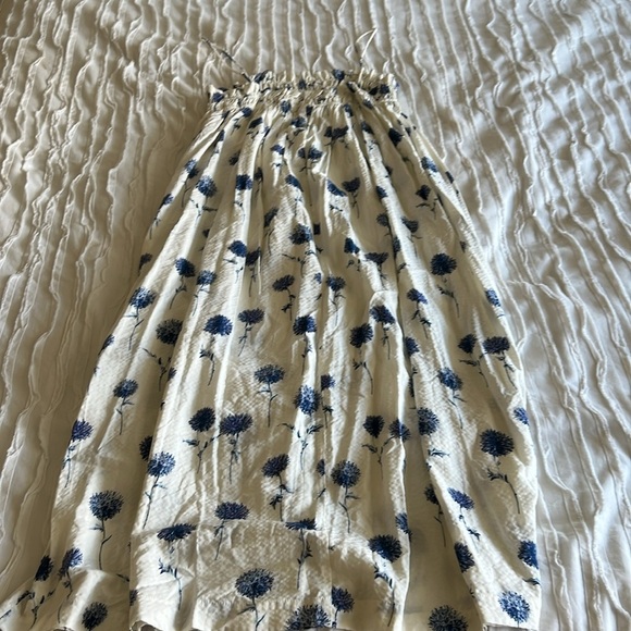 H&M Cream and Blue Floral Dress - Picture 5 of 8